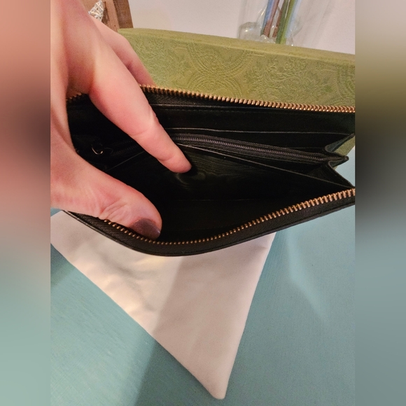 Gucci Guccissima Black Leather Zip Long Wallet - Picture 8 of 11